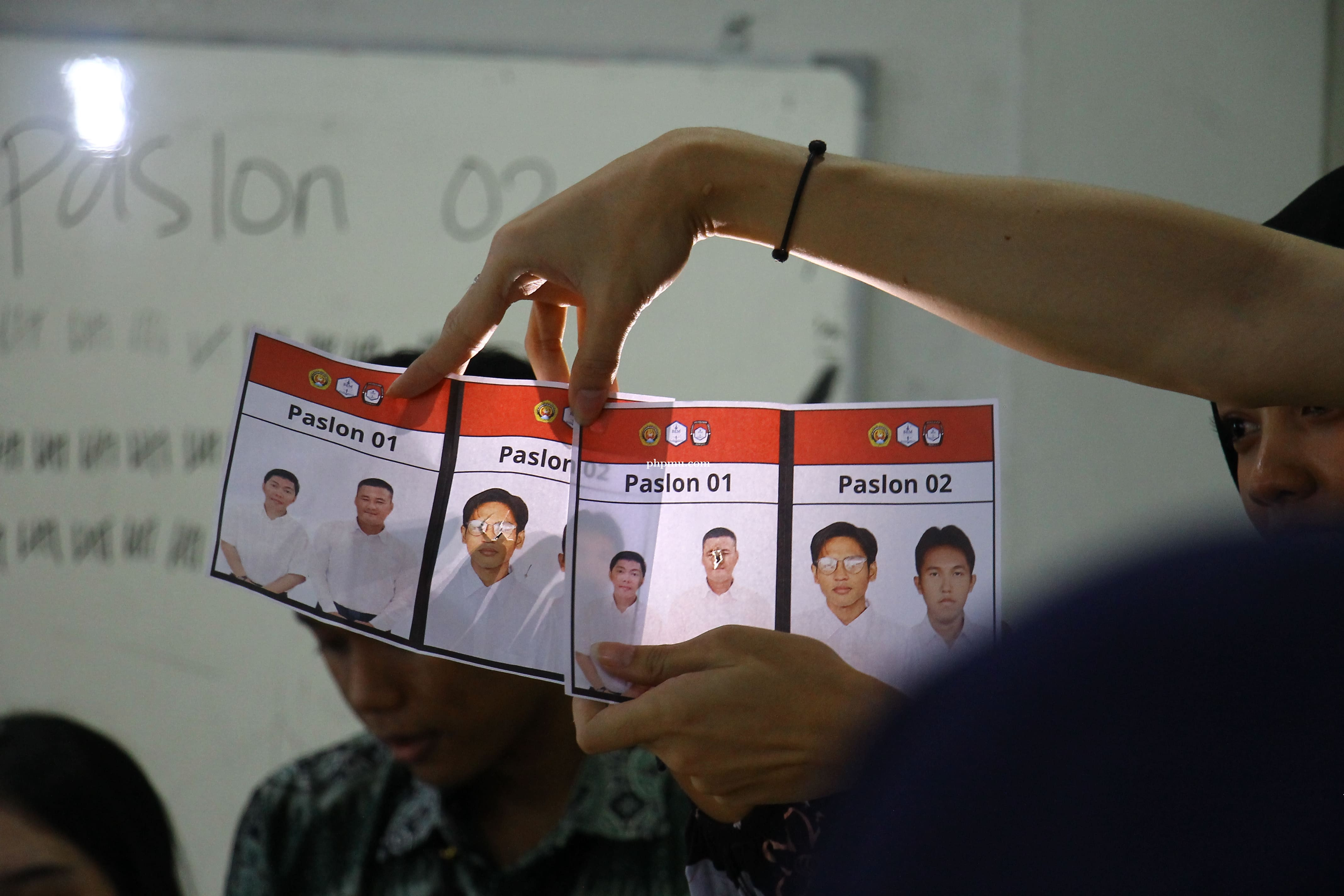 Penghitungan Surat Suara Pemilihan Badan Eksekutif Mahasiswa STISIPOL Candradimuka